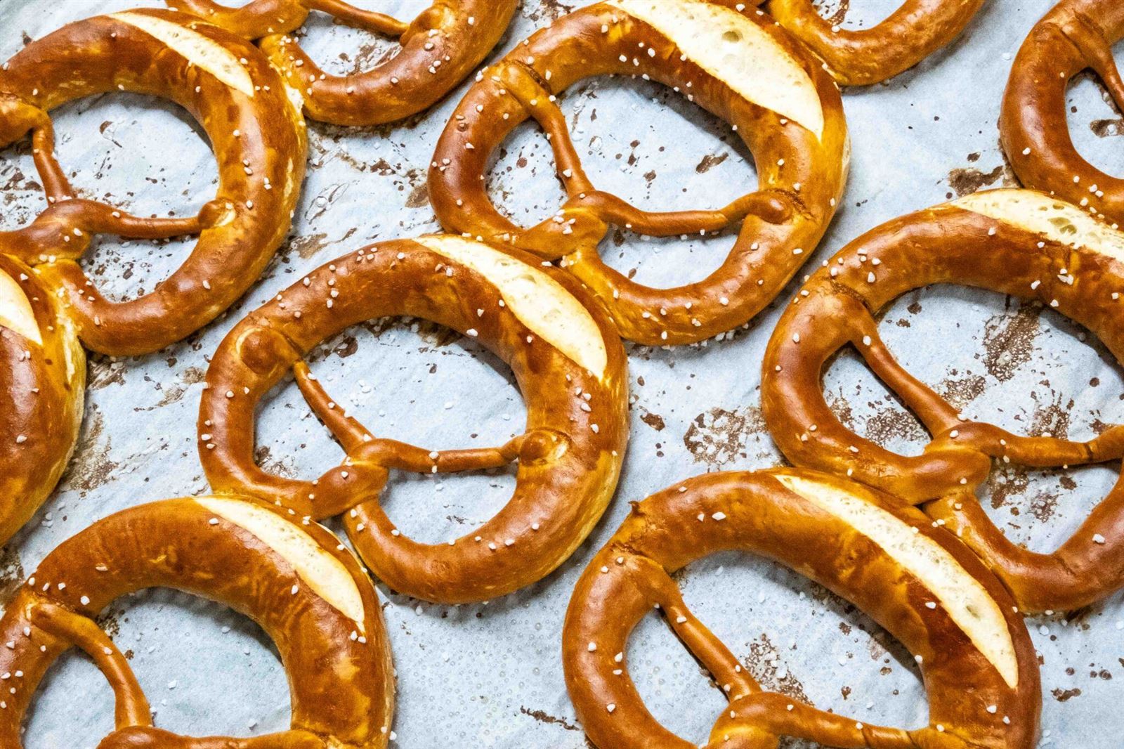 Laugenbrezeln frisch aus dem Ofen